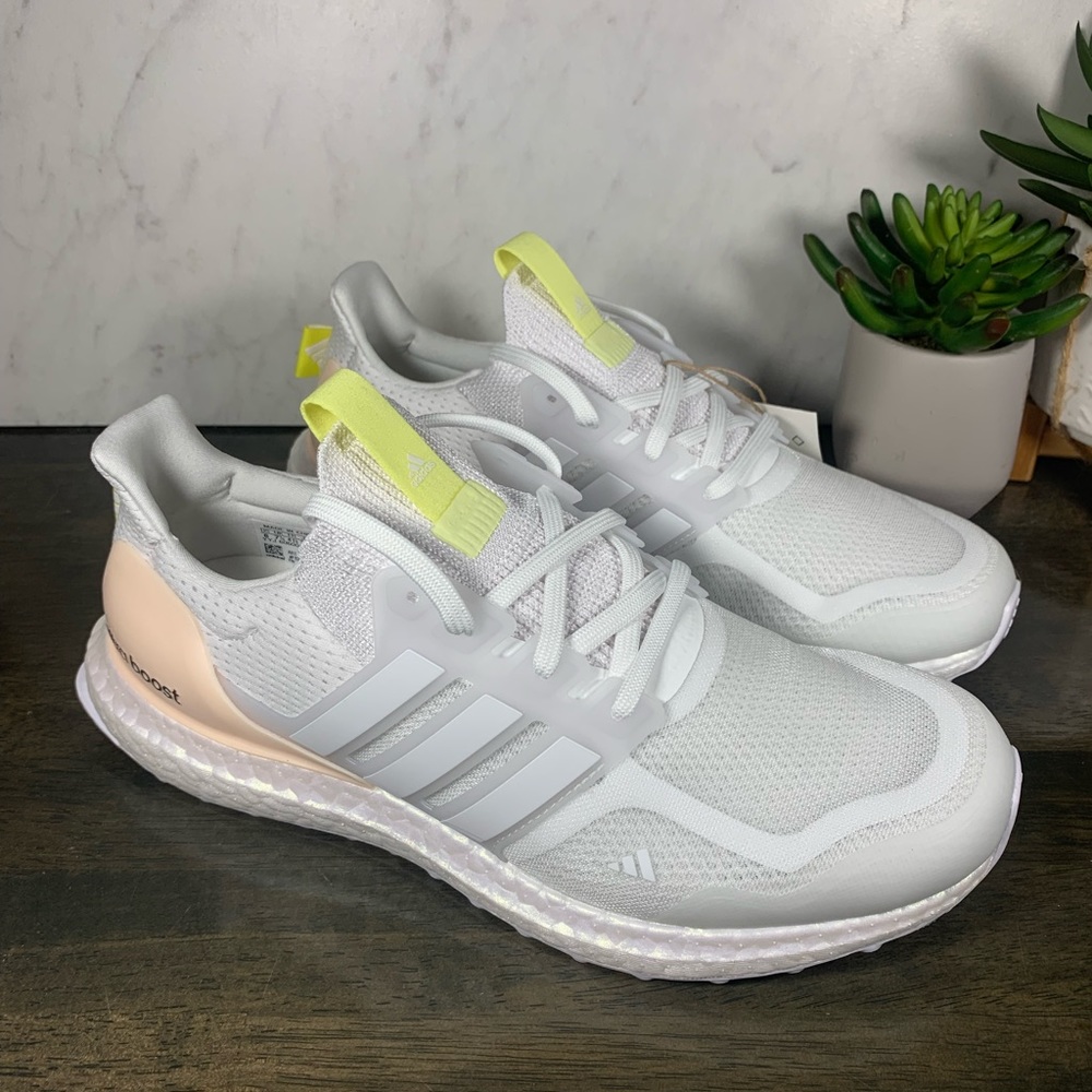 adidas UltraBOOST Mono White Peach Tint - Picture 7 of 9